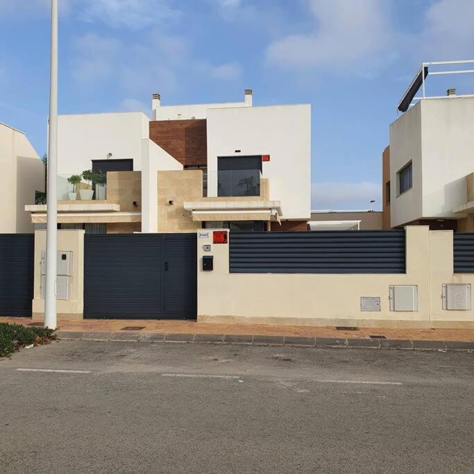 Villa Lisa Haus Mit Eigenem Pool San Pedro del Pinatar Exterior photo